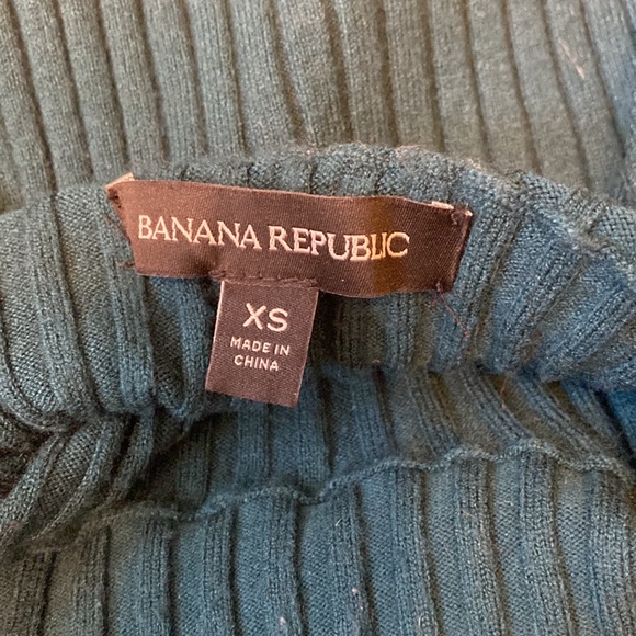 $8 CLEARANCE - Banana Republic XS Soft Teal Mock Neck Sweater - Picture 9 of 10